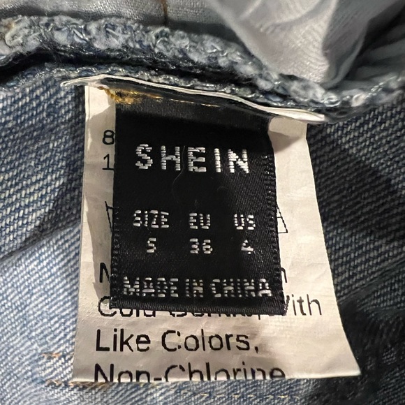 Women’s SHEIN Two-Toned Jeans - Picture 5 of 6